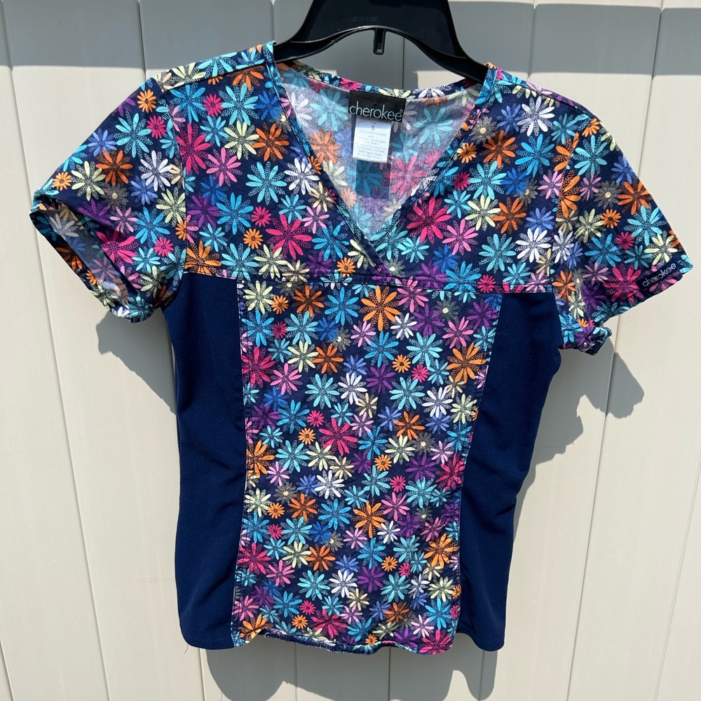 Cherokee flower scrub top